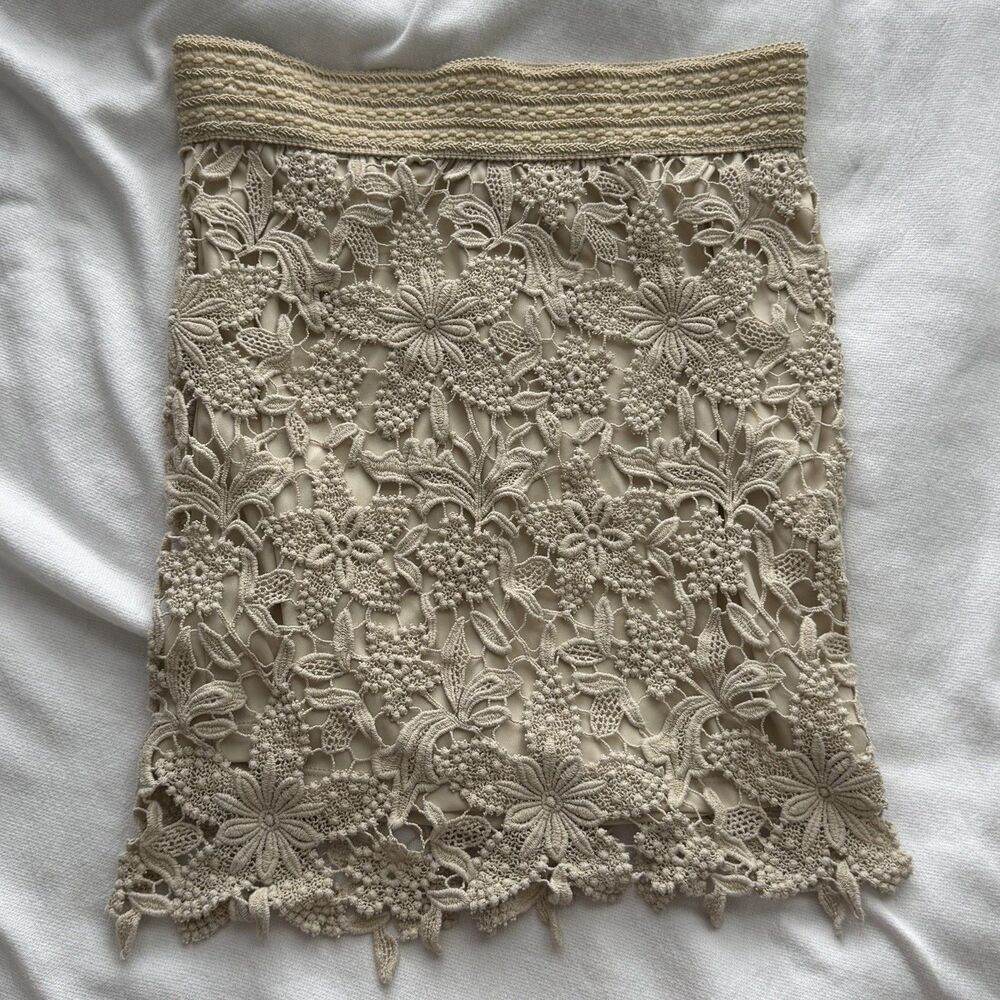 Forever 21 Beige Floral Lace Pencil Skirt Women’s Short Lined Size M